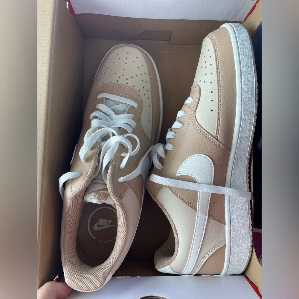 NEW Nike Men's Court Vision Lo Sneakers- sizes 10 & 12 - Picture 3 of 4